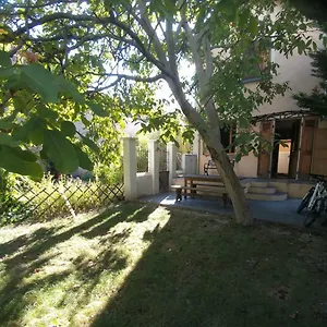 Mon Petit Jardin De Villa